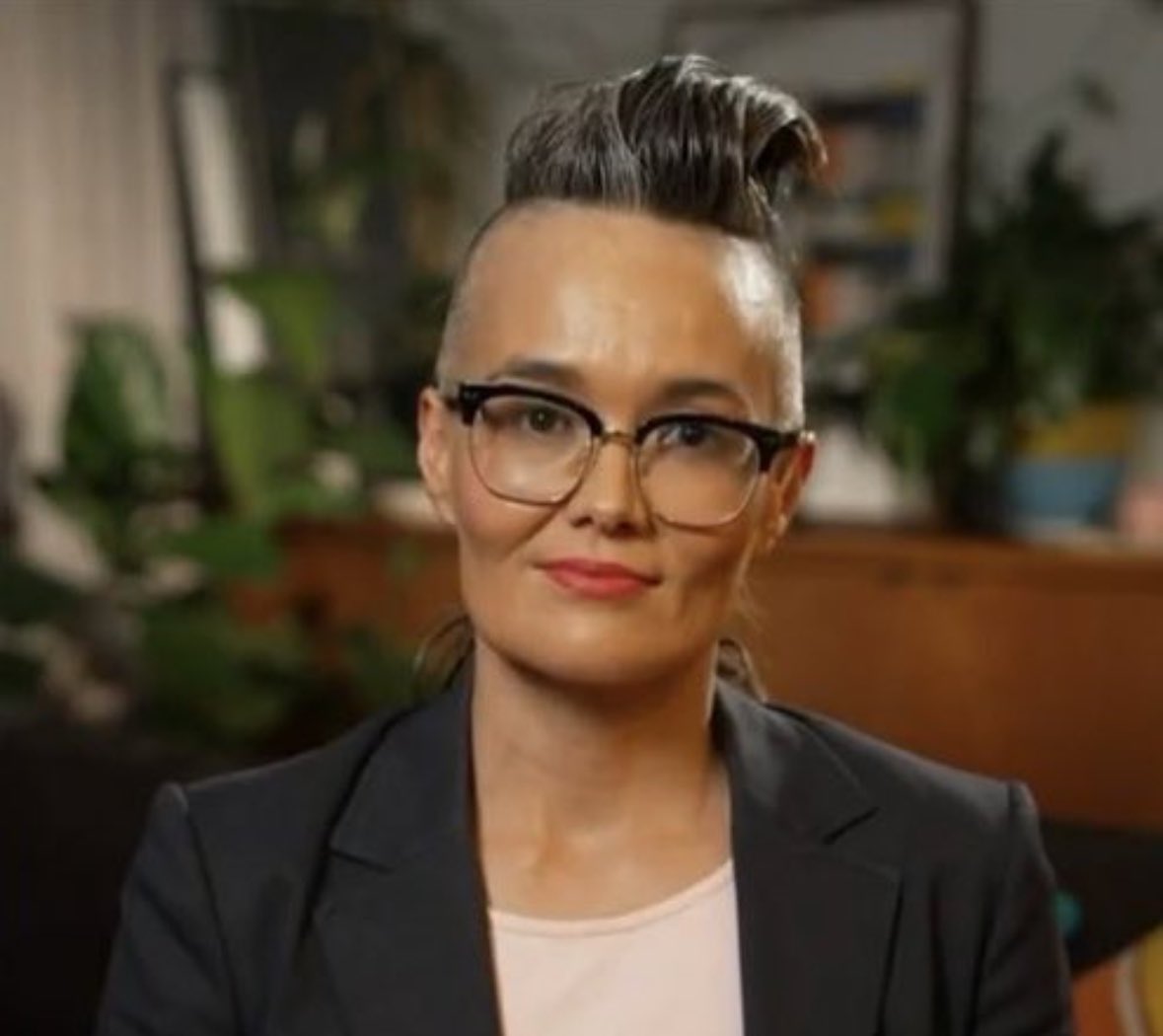 Oli London tweet media