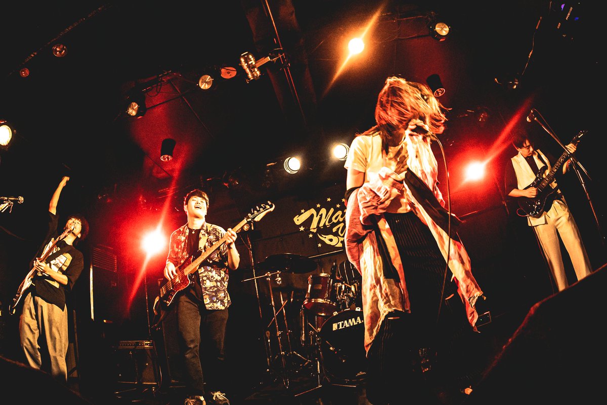 新井あらけん tweet media