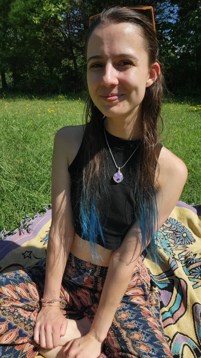 ultipaige's tweet photo. Moss girl summer in full effect 💚

Insta always gets the full photo set! https://t.co/DVZ1qoGIDm