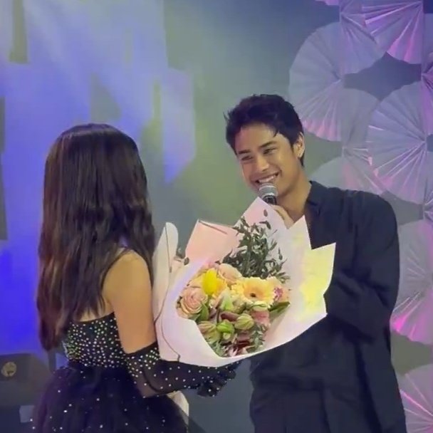mikaydb's tweet photo. Donny's so happy for his Tink huhu

BELLE IS BELOVED

#BelleBelovedConcert
#BelleMariano #DonnyPangilinan #DonBelle https://t.co/QkO1k6tsiJ