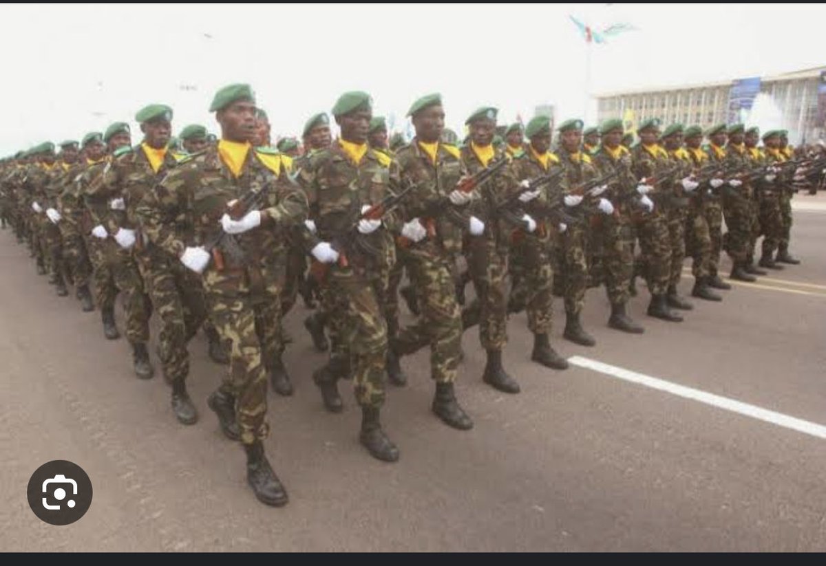 NoelKTshiani's tweet photo. Le défilé militaire rassure que la RDC a une armée capable d’en découdre avec nos ennemis. Avec des militaires bien formés, équipés et sur-motivés, les congolais sont rassurés que les agresseurs seront mis hors d’état de nuire. Celui qui veut la paix, prépare la guère. RDC viva ! https://t.co/ndNtqUmMQS
