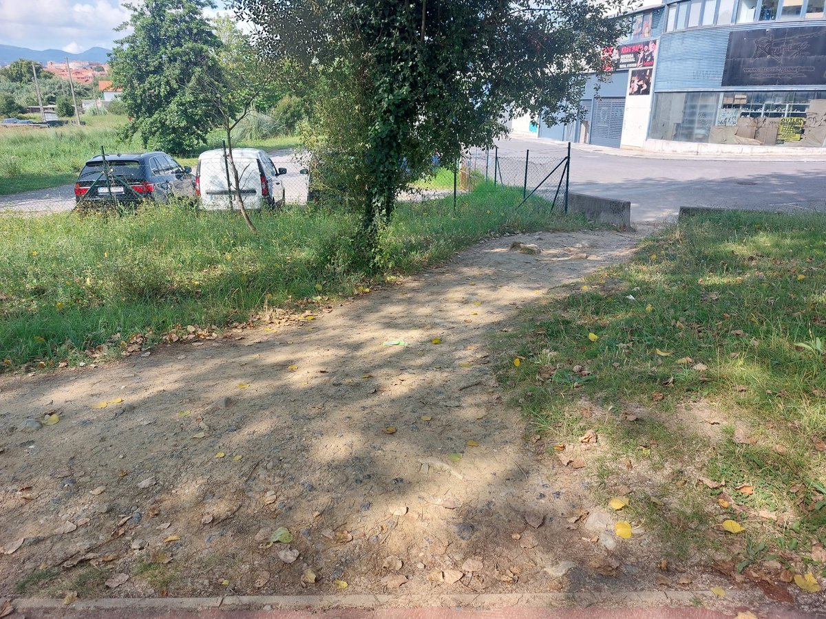 Txus_Txaman's tweet photo. @GetxoUdala que os parece arreglar los 10 metros que separan el acceso al paseo paralelo a la autovía (bidegorri bidea) y el polígono industrial Errotatxu? https://t.co/aDchMvB04y