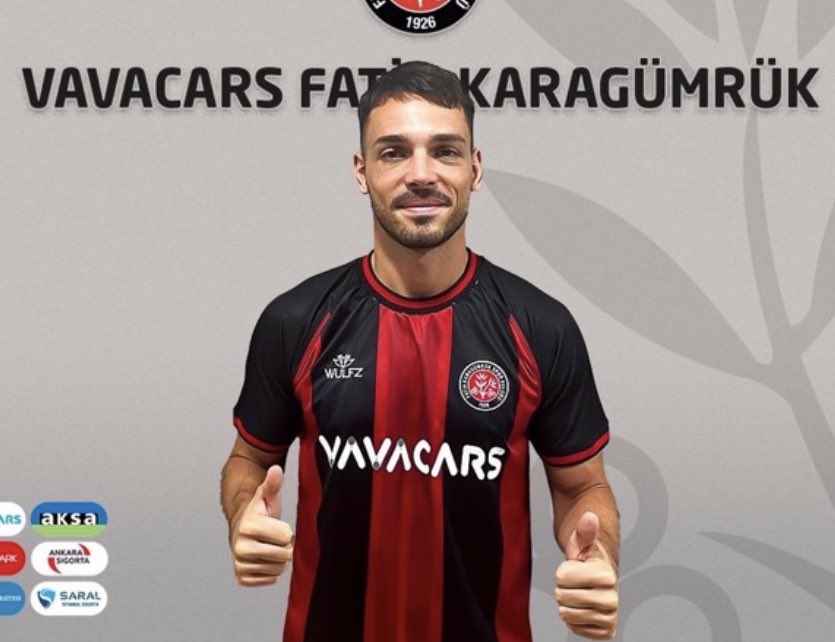ozgurspor0's tweet photo. ⚫️🔴Süper Lig ekibi VavaCars Fatih Karagümrük, Arnavut futbolcu Frederic Veseli'yi kadrosuna kattı.

#TransferNews #veseli #karagümrük #GOAT𓃵 https://t.co/ljG7HgHzif
