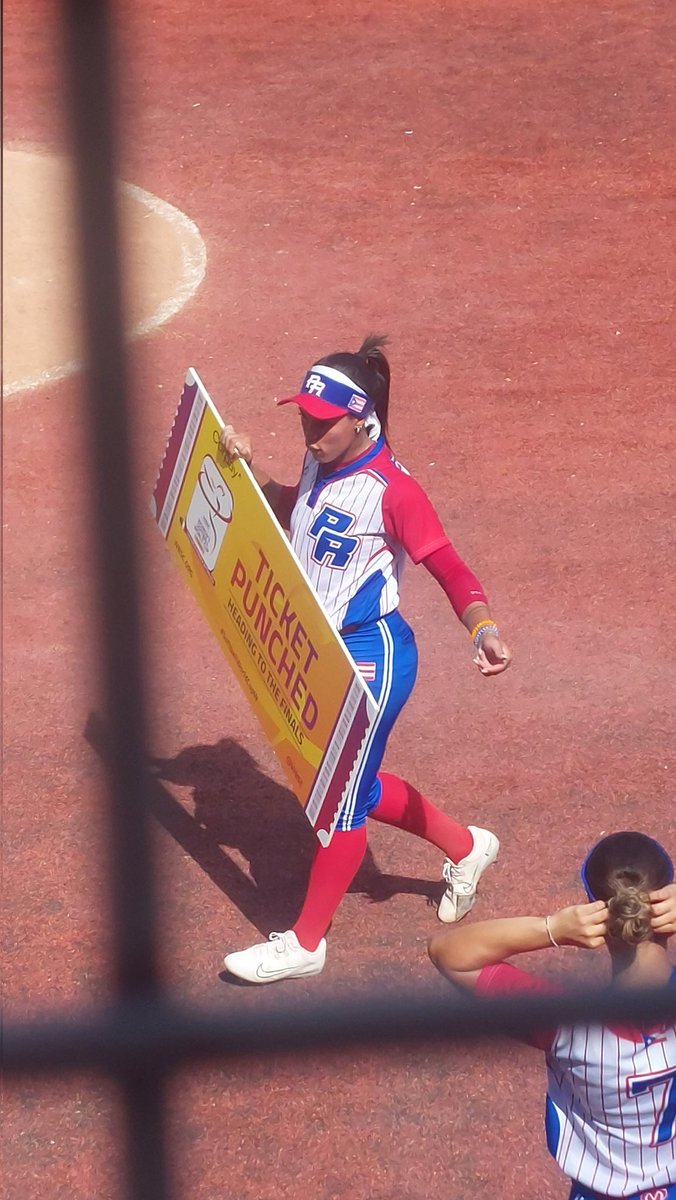 RubenFerrerSBL's tweet photo. Pueeto Rico consigue su ticket para la final de la #SoftballWorldCupW 
Partidazo!!! https://t.co/CFn9BDtIs7
