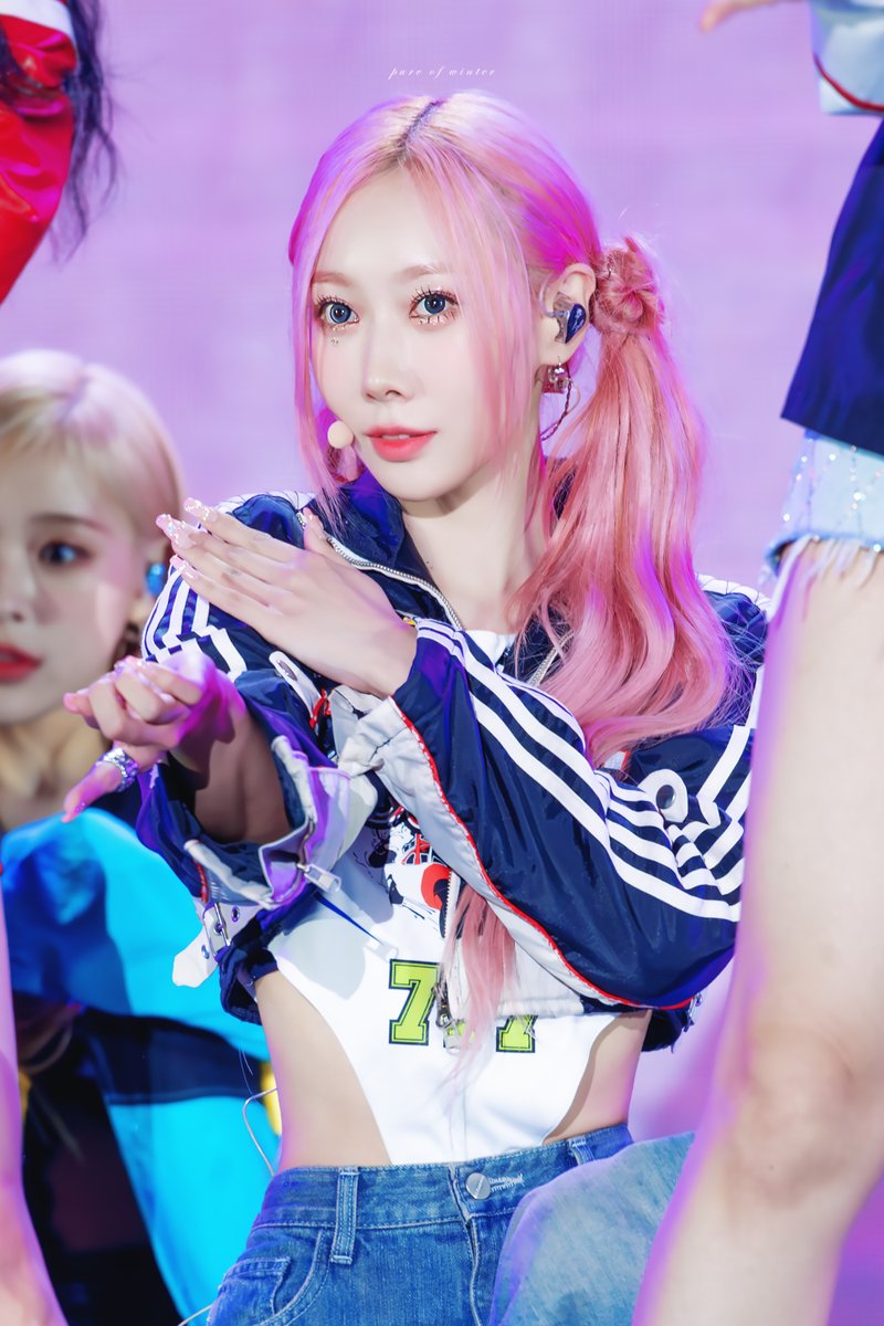 pure_of_winter's tweet photo. 230527  
#한동 #HANDONG #드림캐쳐 #Dreamcatcher https://t.co/Vv6d6r8KFs