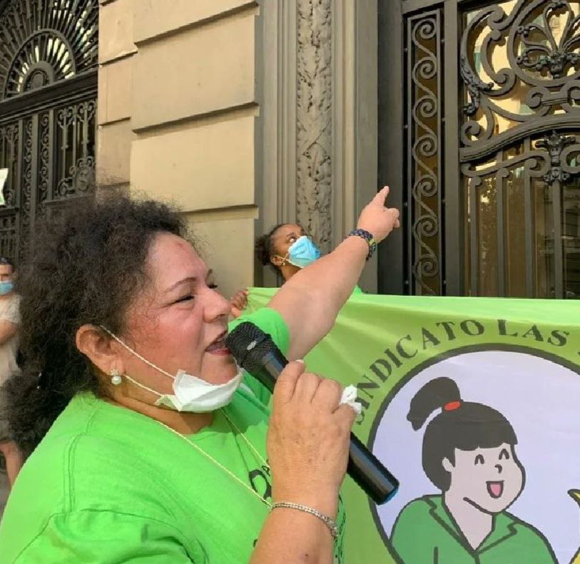 LasKellysBCN's tweet photo. Las Kellys sabíamos que el Estado llegaría a esta situación crítica en la que nos encontramos, sin escapatoria para los trabajador@s y para l@s familiares de residencias que piden justicia. La Maldad no tiene límites, y en sus manos no hallaremos la solución.📢 https://t.co/edxi8BuLkz