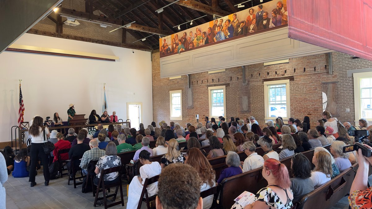 CNY_NOW's tweet photo. We have a full house at the Wesleyan Chapel at our ERA Intergenerational Panel! 
#ERA
#EqualRightsAmendment
#EqualityForAll
#ERA2023
#EqualRightsNow
#ERAEquality
#EqualRightsMovement
#RatifyERA
#GenderEquality
#EqualProtection https://t.co/SyeusFEJPN
