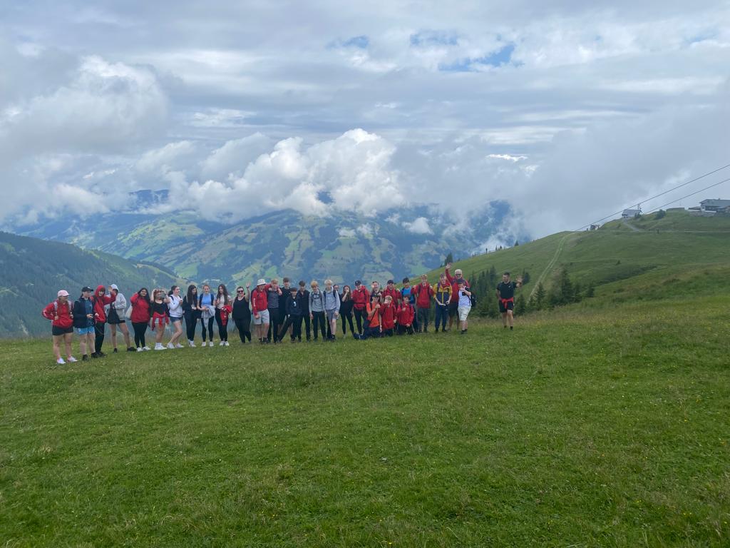 CHS_trips's tweet photo. Group photo at the top of  Schittenhòhe https://t.co/Iu6lCUYfh2