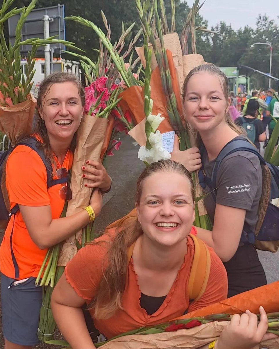 MWoolschot's tweet photo. Het was een FEESTJE! #4daagse 🧡💚 https://t.co/WskWtQrNP0