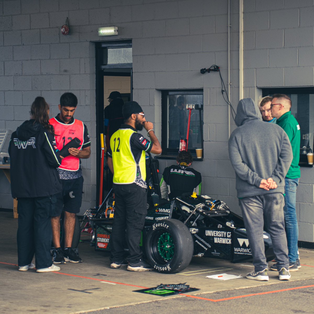 _nikf1's tweet image. formula student - day 2, 21/07/2023

photos taken and edited by myself🥵

…you may spot me😂

#imeche #formulastudent #fsuk #fsuk2023