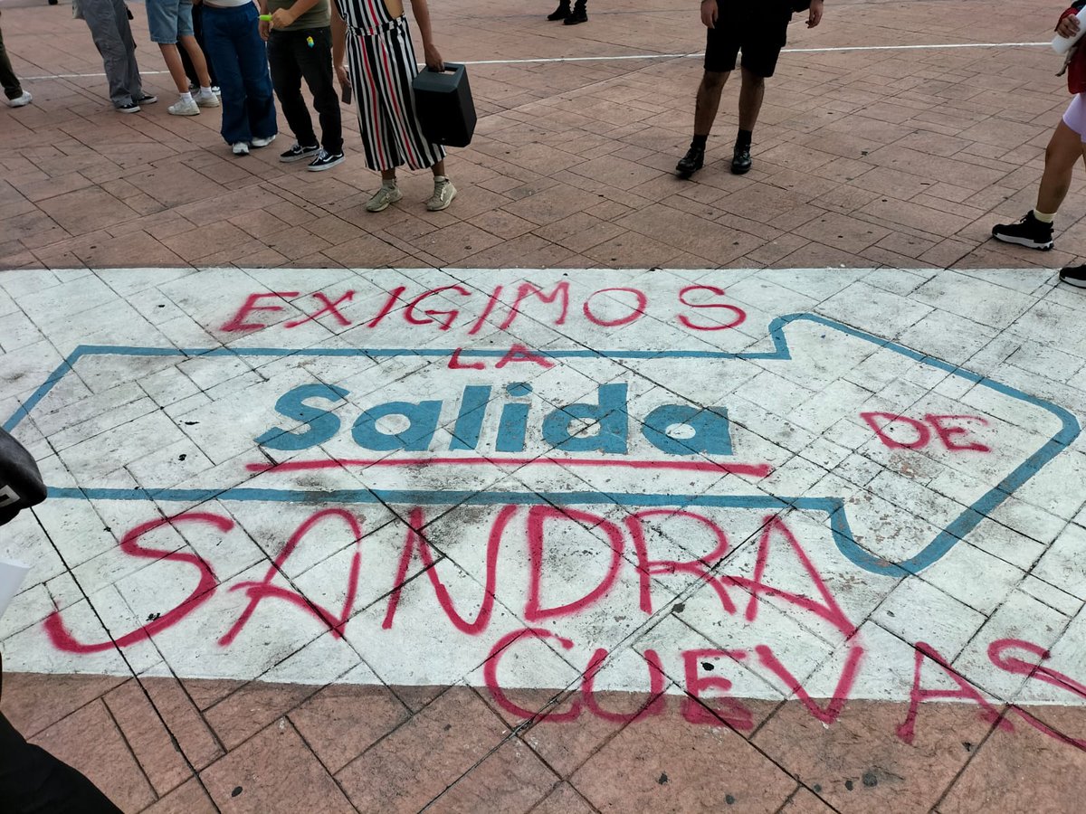samano_O's tweet photo. Aquí estaremos para recordarle a la @AlcCuauhtemocMx que las personas en situación de calle y trabajadoras sexuales también tienen derechos. https://t.co/ZQjgqURrTG