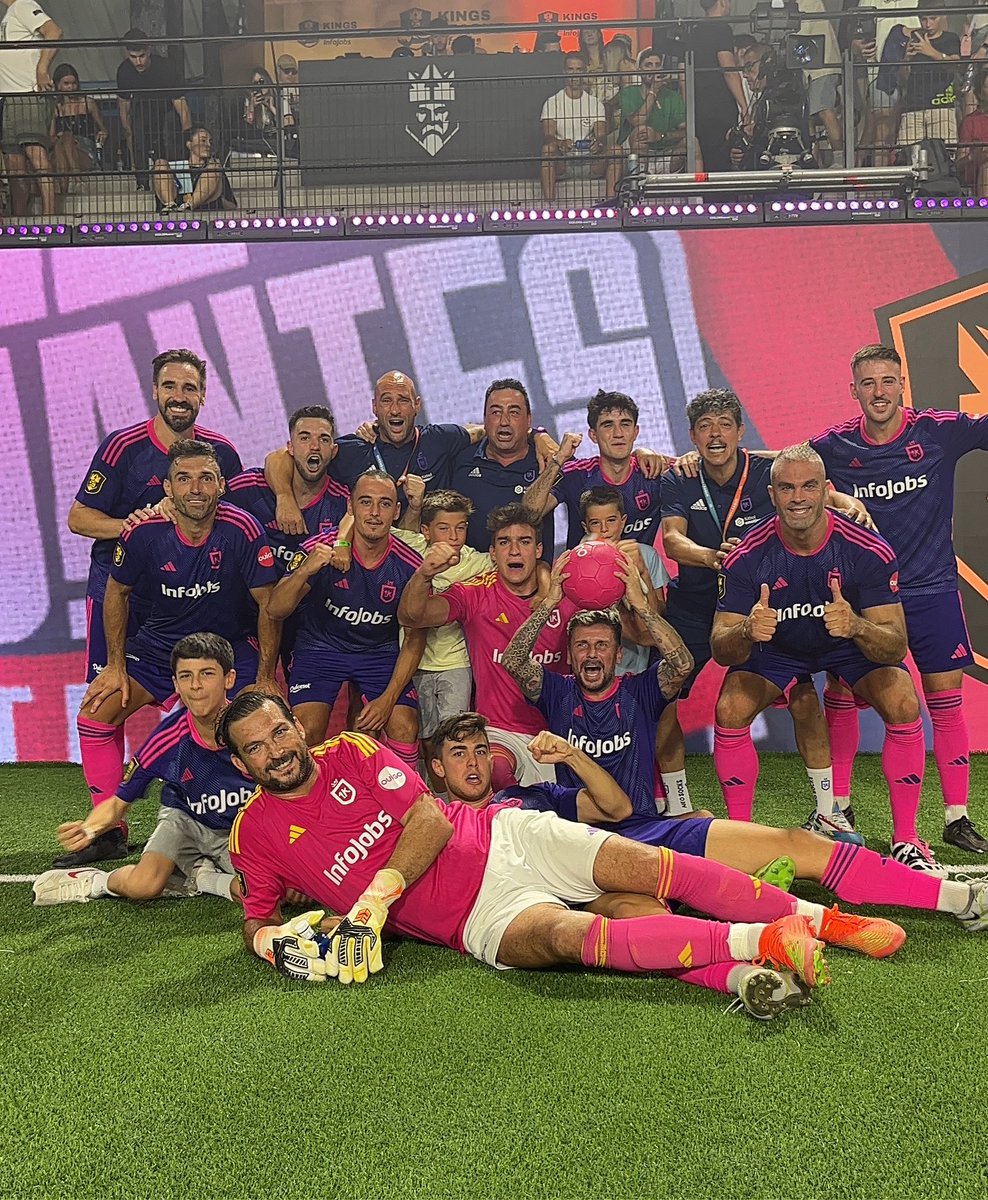 1kfutbolclub's tweet photo. CLASIFICADOS A CUARTOS FAMILIAAAAAAAAAAAA https://t.co/J0rmMPgXQ4