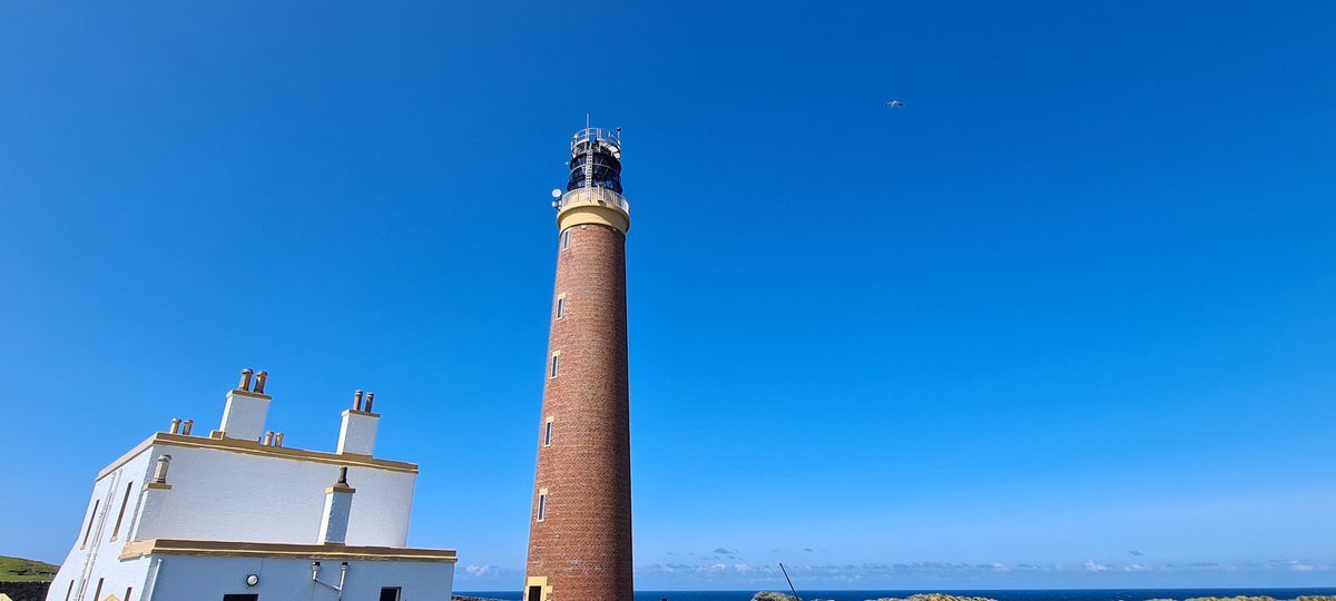 nicillemhoire's tweet photo. Lovely to see the sunshine today. Took a trip to Ness and reached Rubha Robhanais/Butt of Lewis. The most northerly lighthouse in the Outer Hebrides.
#PortStothBeach #Rubha Robhanais #ButtOfLewis #NessIsleOfLewis https://t.co/fycMSbbFzr