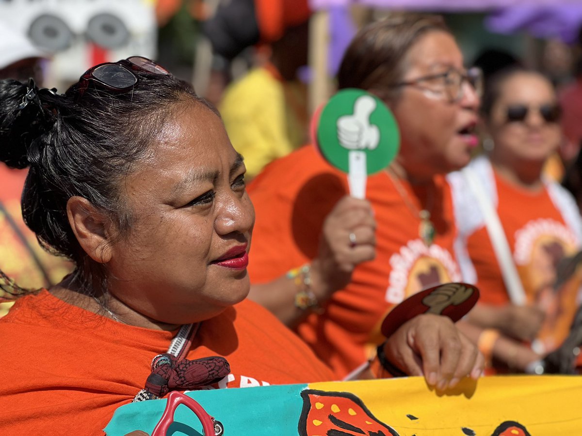 AnaMariaforNY's tweet image. 🎶 Oh the rent, oh the rent, oh the rent is too damn high! 🎶 

That’s why thousands of people, from Alaska to Puerto Rico and 30+ states in between, are marching in Philly  w @popdemoc to demand safe &amp;amp; affordable housing for all. 

#PC2023 #RentersRising #RentIsTooHigh