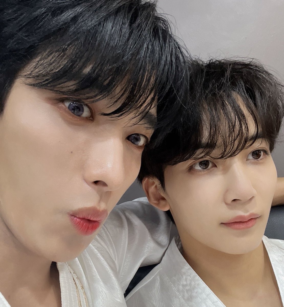 coup_jung's tweet photo. 정한이 대기실에서 얼굴 미쳤네 https://t.co/n2Tu1AIPgn