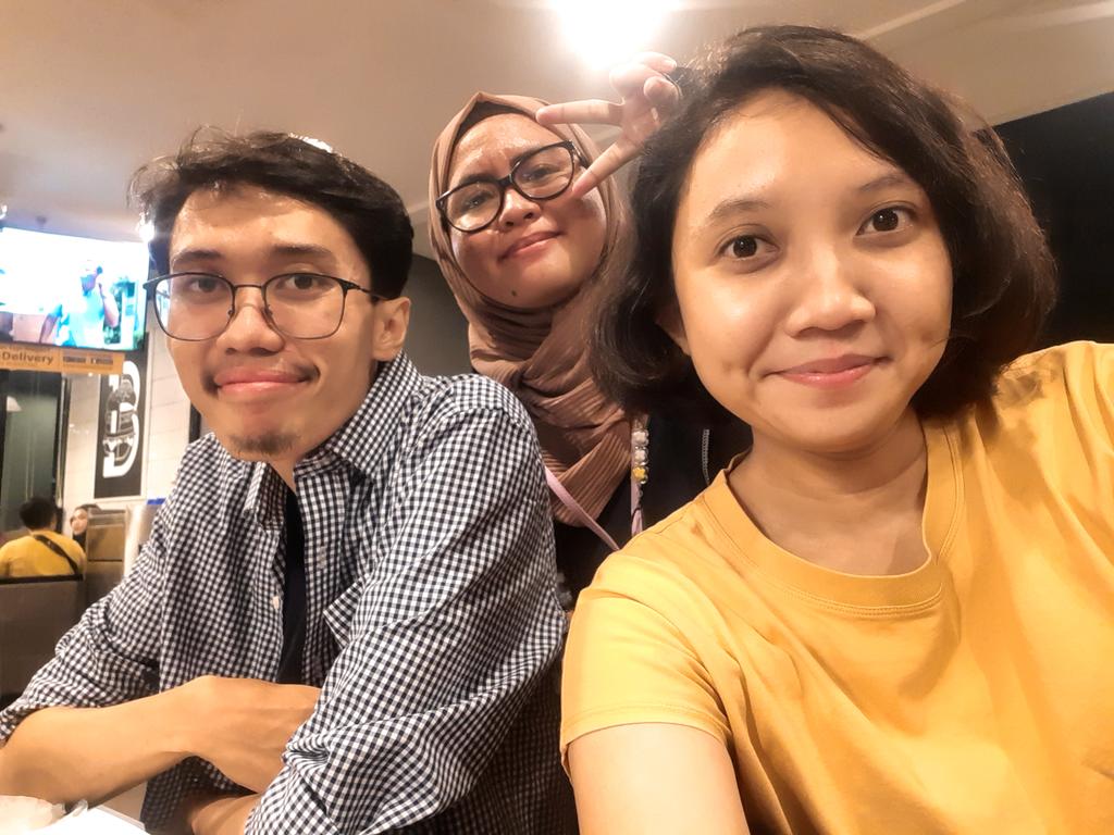 farid_dhika's tweet photo. -15 juli 2023-
@ seetitik kopi w/ Teman Main
special mention : 
1. om yasser &amp; mbak widya, thanks for having me.🙏
2. sis @ndahwm @fransiscadelina , makasih uda dtg, mbelain jauh jauh ke depok. 🙏 https://t.co/9sQN63RHKr