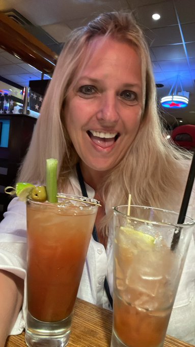 Starting the morning off right!!!! In Vegas all week 7/21-7/26 family first part of week (always fam<a href="/tag/mvsales"class="tags"><span>#mvsales</span></a>