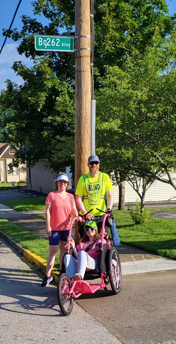 Bg262's tweet photo. Have you been here yet?
bg262 is a Boston Qualifying Marathon, an RRCA half marathon Championship Event, and have our own alleyway on the course during mile 6 and 19 🏃🏼‍♀️🏃🏼‍♀️

#bg262 #landmark #alleycats #bgky #bestofbgky #communitysupport #runningcommunity #nonprofitlife #werunky https://t.co/Aj3bmrhO5i
