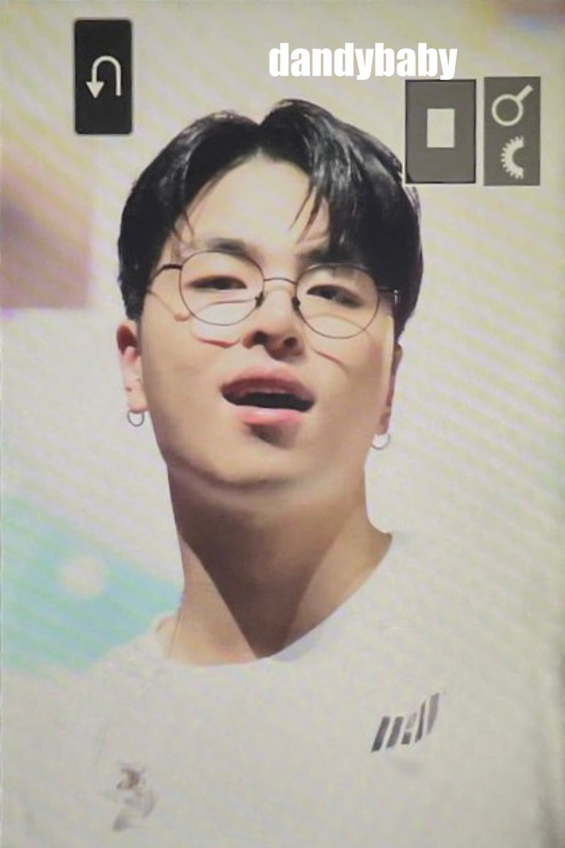 230722 TAKE OFF in KL

#아이콘 #iKON 
#구준회 #준회 #JUNHOE #JUNE #ジュネ