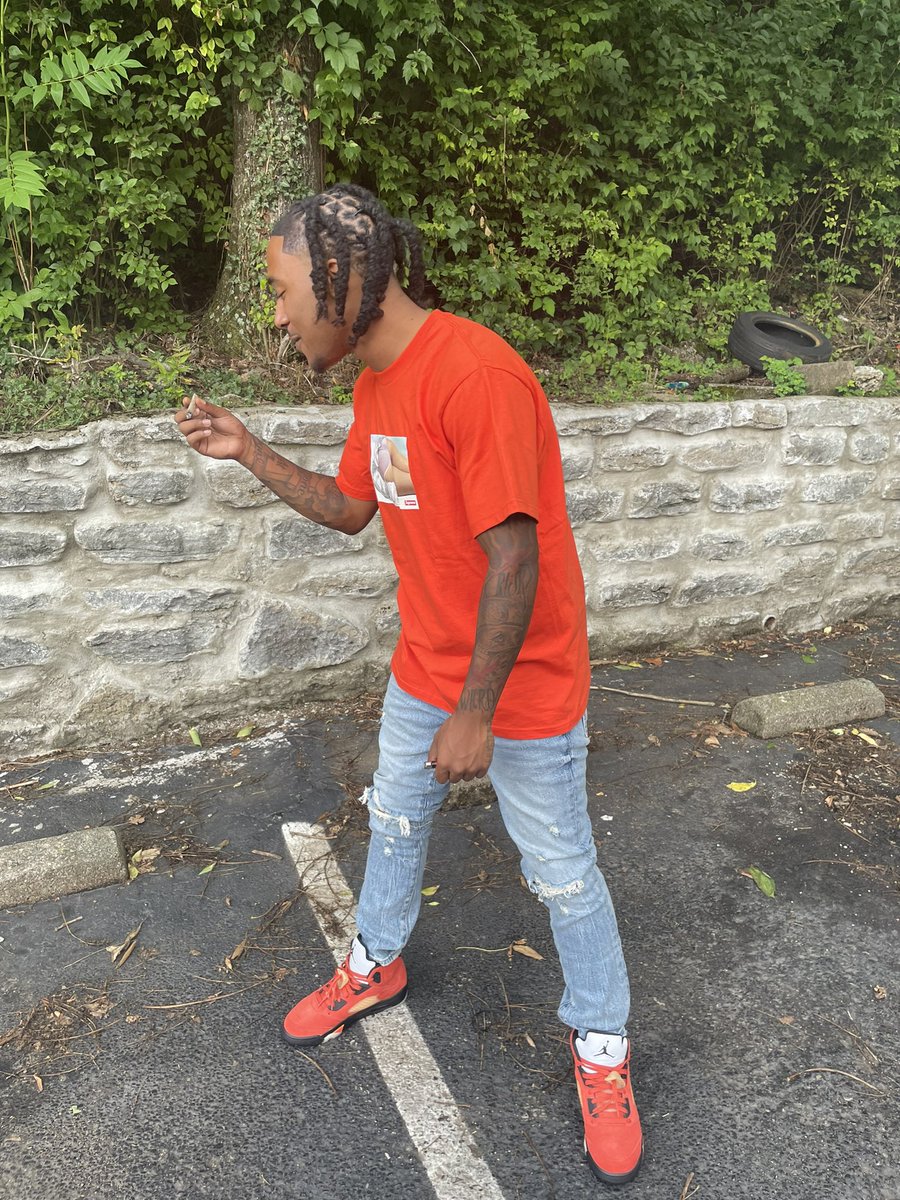 Heythatsmar's tweet photo. Ik these nikkas🥷🏽 ain’t picture (Pitcher) me like this , they wanted (foul ball) ⛹🏽‍♂️🖕🏾 https://t.co/veBwPyg1eV