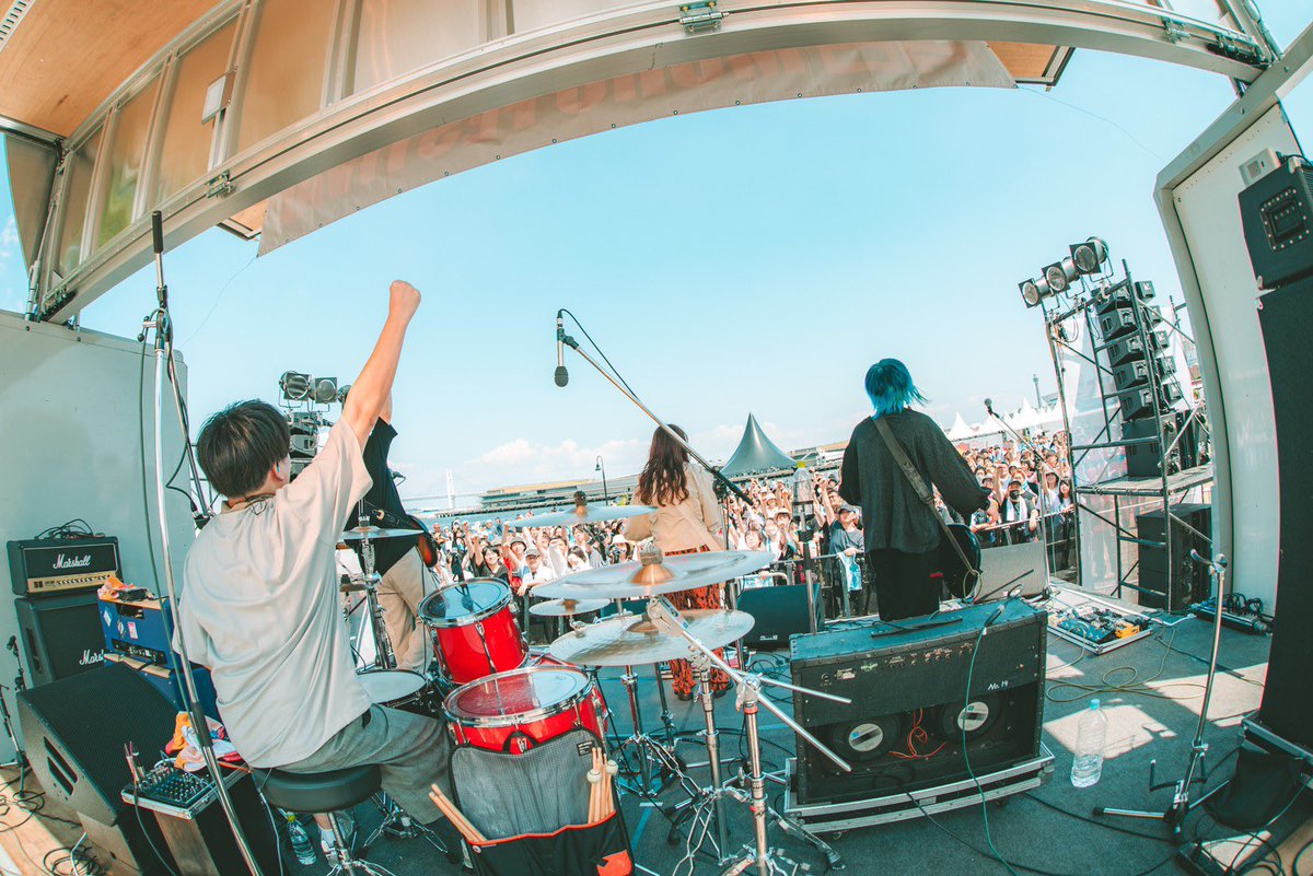 akuruyo_sheep's tweet photo. ▽ THANK YOU!!
2023.07.21
"MURO FESTIVAL"

選んでくれたあなたへ
出会ってくれて本当にありがとう。
ずっと憧れていたムロフェスに出れたことが何よりも嬉しい気持ちです。

この先もあなたへ伝え続けます。
11月には東名阪ワンマンも開催しますので是非チェックして下さい！

photo by @boc_acha https://t.co/I1npc2zP46