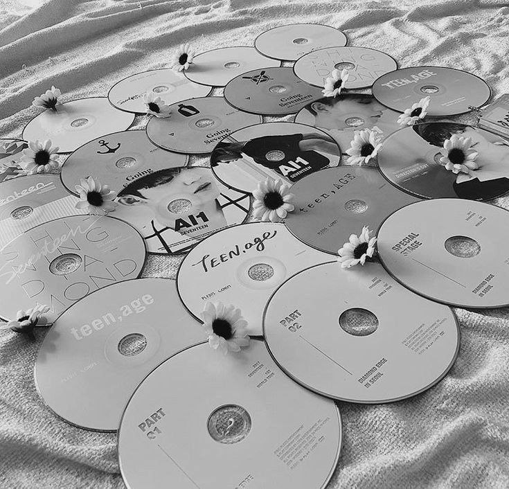 _ada_writes's tweet image. Second Life • woozi x oc au

   - wherein Kinley (oc) is an avid fan of boy group ALPhAS who fell into a coma miraculously woke up after 5 years. Will she be able to fangirl again?

—

"Who are they?"