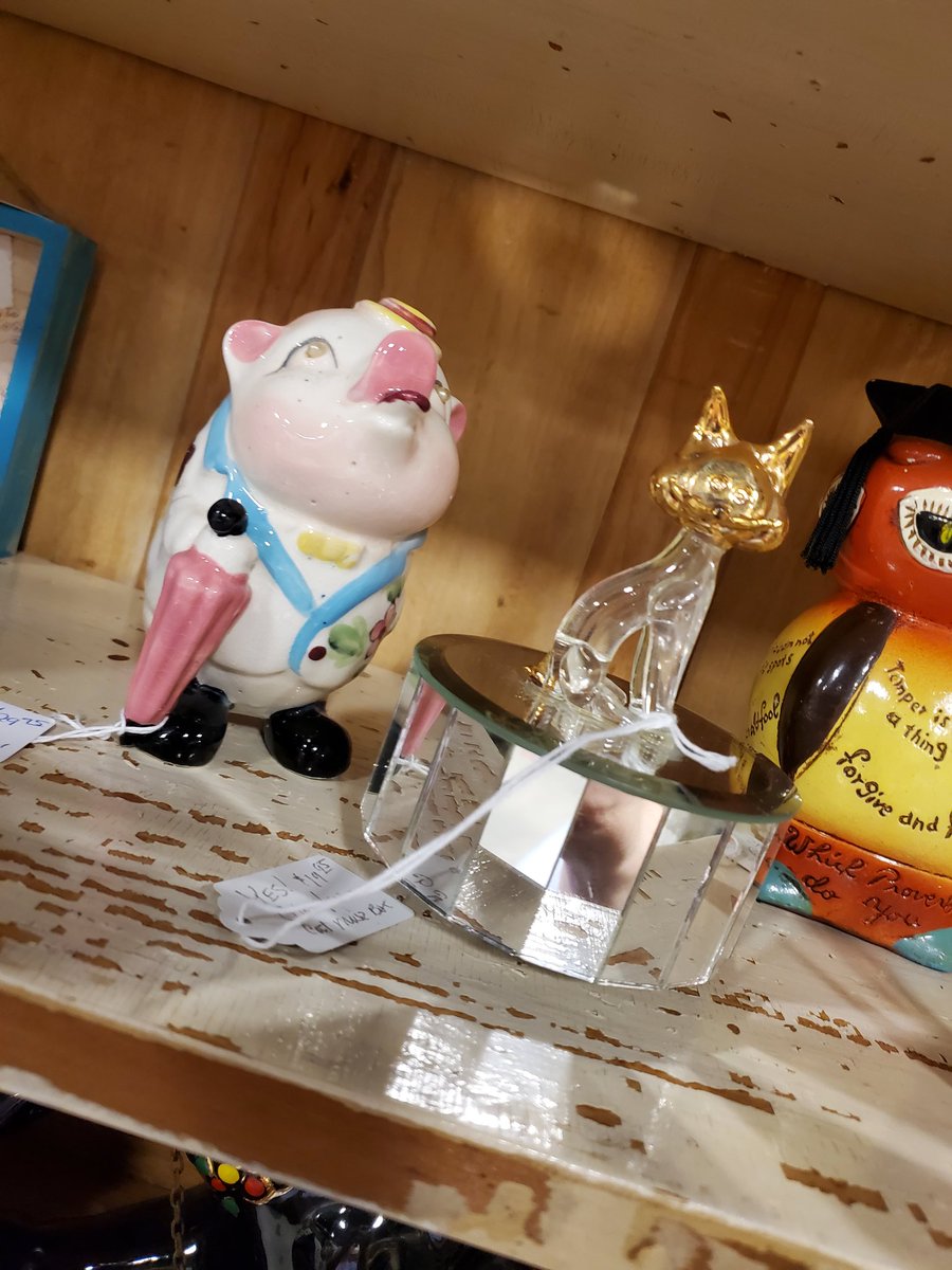 Things!

#vintage #fargomoorhead #whyc #turntables #vinylrecords #seeyouatthefarm