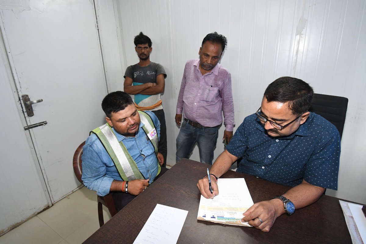 DmrcPatna's tweet photo. As a welfare measure, health Check up Camp was organized in Casting Yard located at Fatuha, Bihar for workers &amp; labours of #PatnaMetroProject 4 no. of  Doctors Neurologist, General Physician, Eye specialist and Skin specialist checked around 200 labourers @OfficialDMRC @UDHDBIHAR https://t.co/HJFS0xG5mu