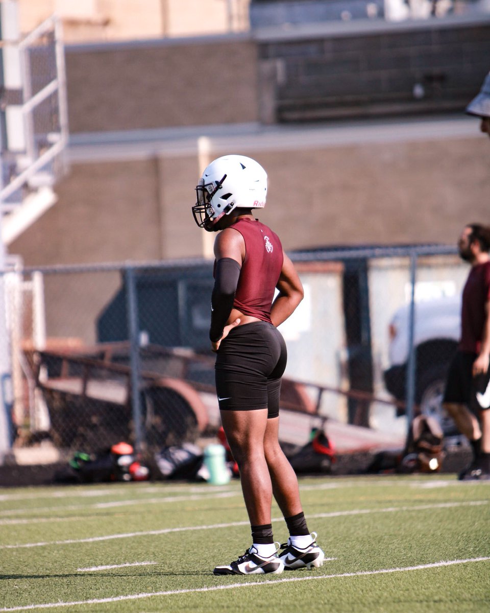 Cavhonloganpeay's tweet photo. 2023-24 Season on the CLOCK! ⏰⏳ “Okay, I’m reloaded”! Injury shortened 2023 Season motivation 🤬🏈💪🏾 33 DAYS TO GO! https://t.co/1xbxqJZ00O