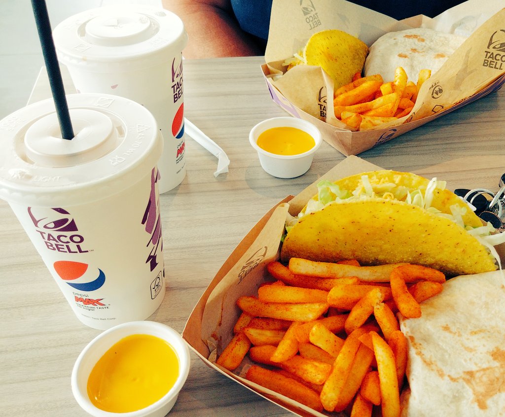 Mrs_B_Physics's tweet photo. @DeputyGrocott Did some tidying in the house and had tacobell! #3for33 https://t.co/JAiaLKPnZa