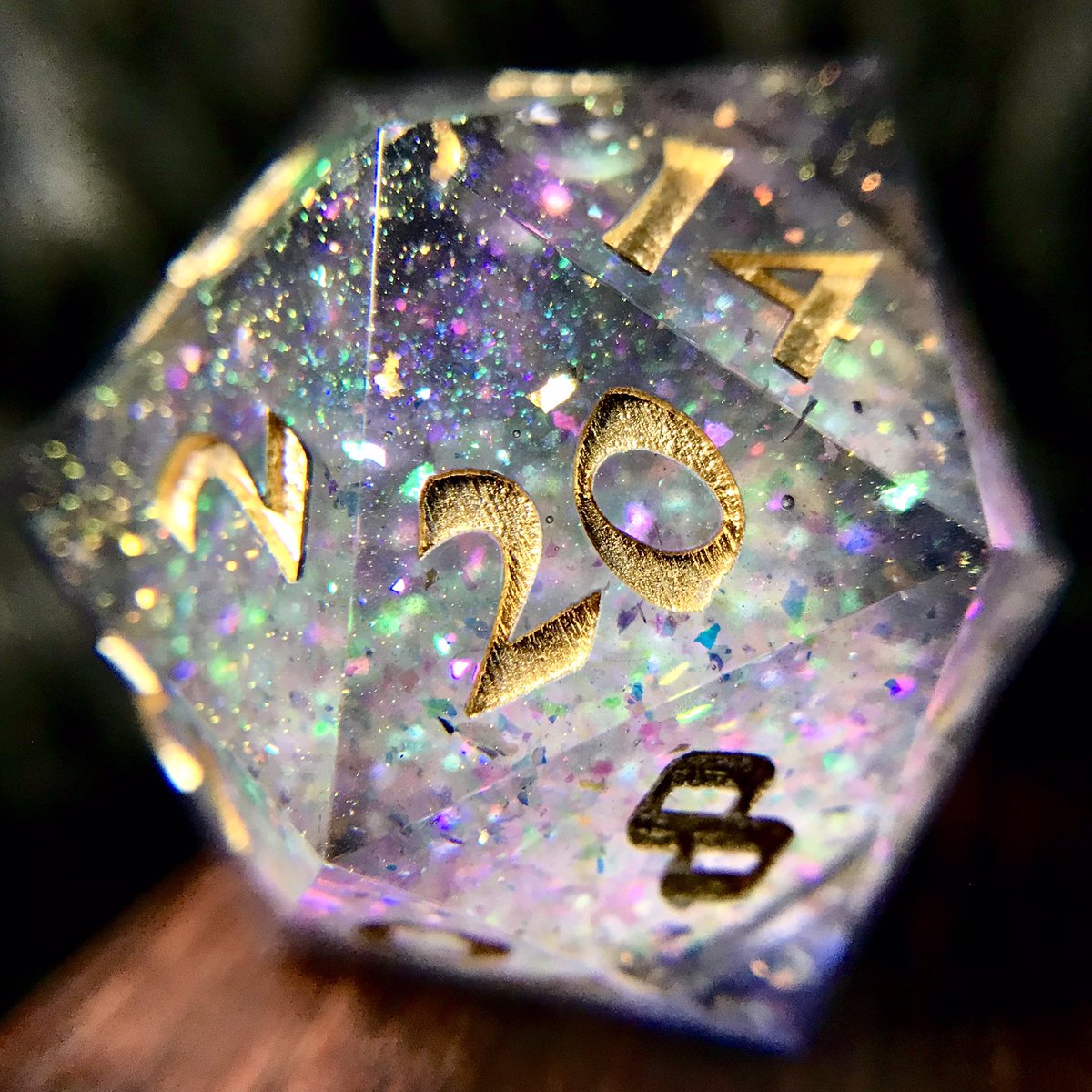 themoondjinn's tweet image. hi want this LIQUID CORE D20? 👀

time for a #GIVEAWAY 🎁

enter to #WIN this handmade die 🎲

swirling teal + purple shards + tons of glitter ✨

rules: 
- follow me
- like &amp;amp; retweet this post
- bonus entry: follow @swordofsoulsRPG

winner chosen 7/28
best of luck💜

#dnd #ttrpg