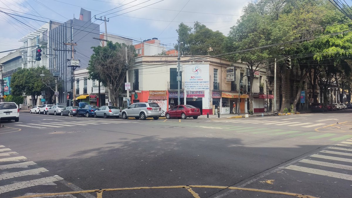 etalrar's tweet photo. @AlcCuauhtemocMx @SandraCuevas_ en la esquina de Guillermo Prieto y Manuel María Contreras colonia San Rafael los semáforos solo sirven de un lado https://t.co/JzCWPGD5VD