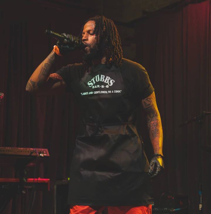 jedi512's tweet photo. Big fear of mine is public speaking..I perform in front of strangers and cursed and danced like shit and smiled and laughed and I got over that fear last night ..this year I been looking at my self in the mirror.. nothing underneath the sun is impossible.. much love to me 🐢💜 https://t.co/IoTA3dpXaM