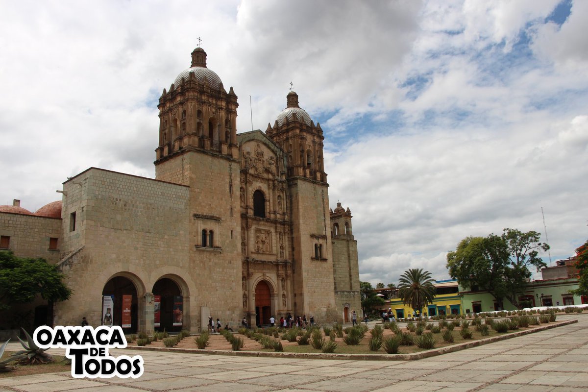 Templo de Santo Domingo de Guzmán.
#SábadoFeliz
#OaxacadeJuarez
#OaxcadeTodos
#Oaxaca #Fotogalería