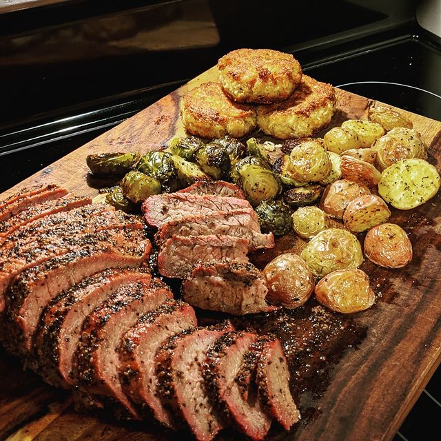 Blue's BBQ ♨️ on Twitter "Tritip, homemade crab cakes, roasted