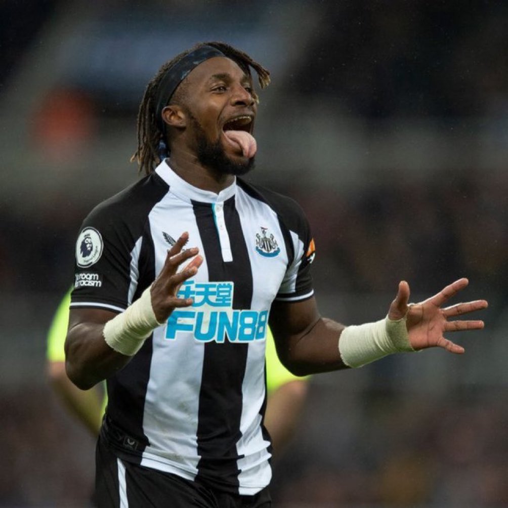 النادي #الاهلي ينهي اتفاقه مع الفرنسي آلان ماكسيمين بعد ان انهى الفحص الطبي وتبقى فقط التوقيع النهائي خلال الايام القادمة .. 
الله ينفع به .. 👏💚
<a href="/asaintmaximin/">Allan Saint-Maximin</a>