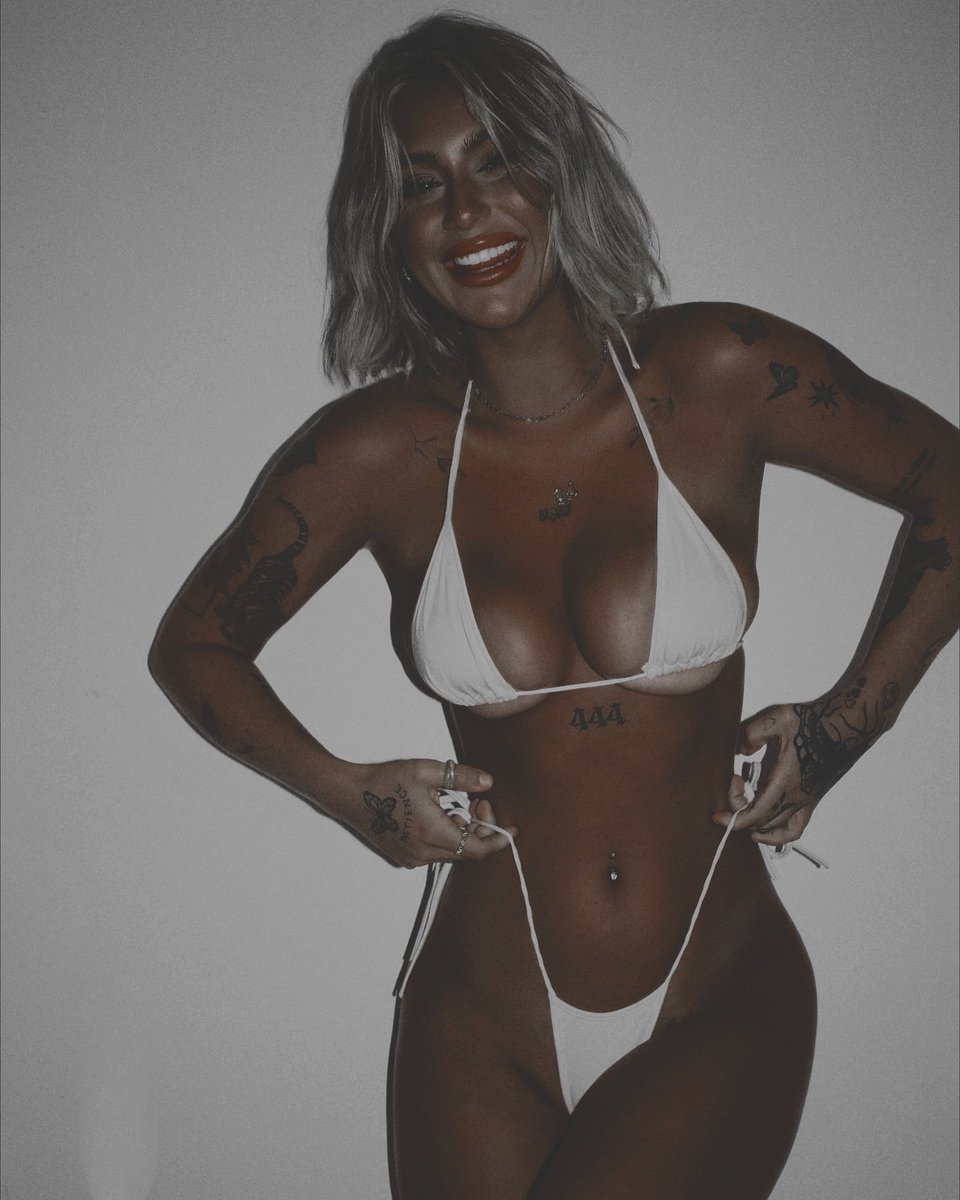 Kelly_citaa's tweet photo. ° 𝐼'𝑚 𝑎 𝑏𝑎𝑑 𝐵𝑎𝑟𝑏𝑖𝑒 

🩷

#LewdRP #SexRol https://t.co/ybYbEBtX2T