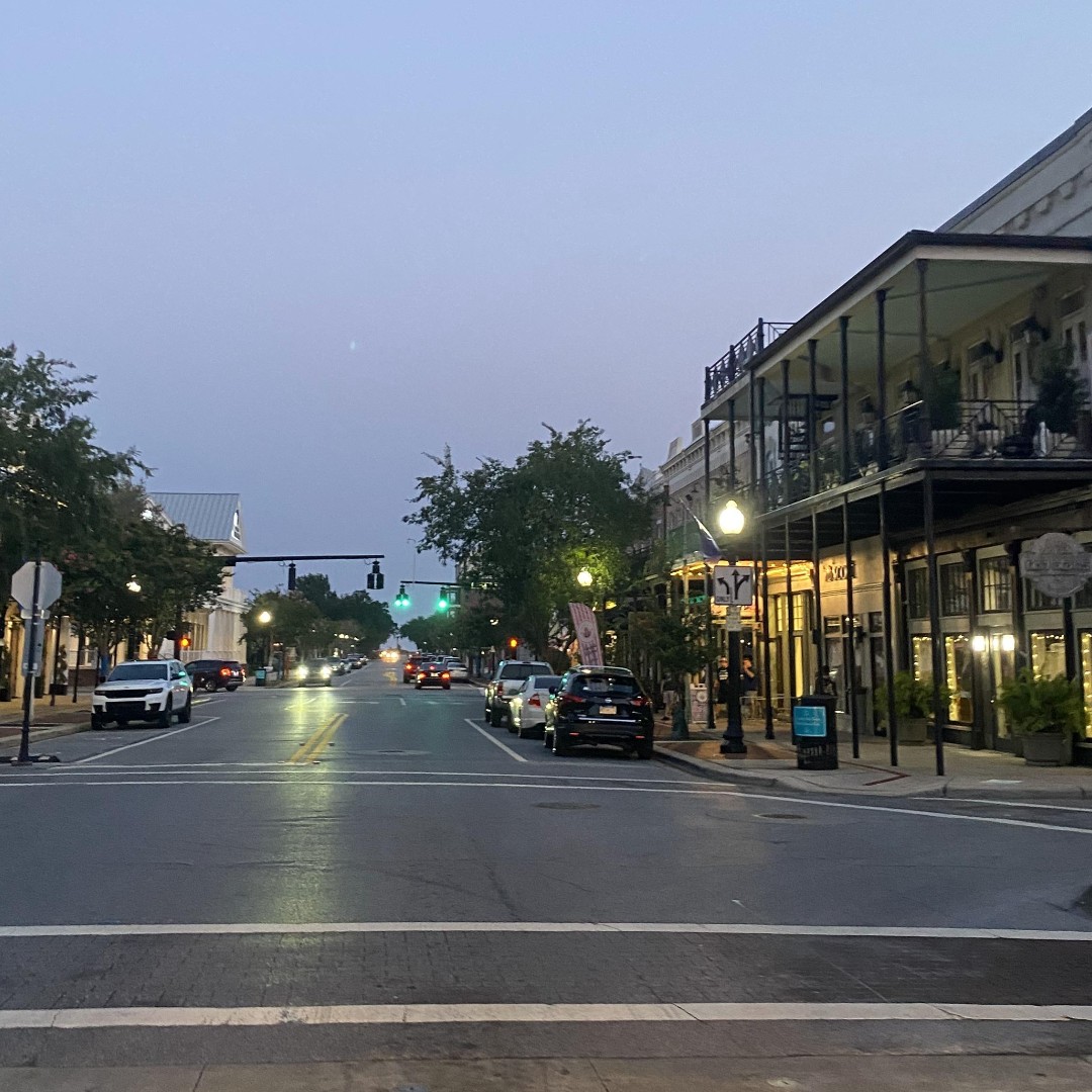 skywarriorINC's tweet photo. #ScenicSaturday is back with Seville Quarter in downtown Pensacola!😍 This area of downtown includes multiple restaurants, bars, and museums. With New Orleans-style architecture, Seville Quarter makes it feel like you just took a trip to the Big Easy!🐊 https://t.co/bNreVy1HgZ