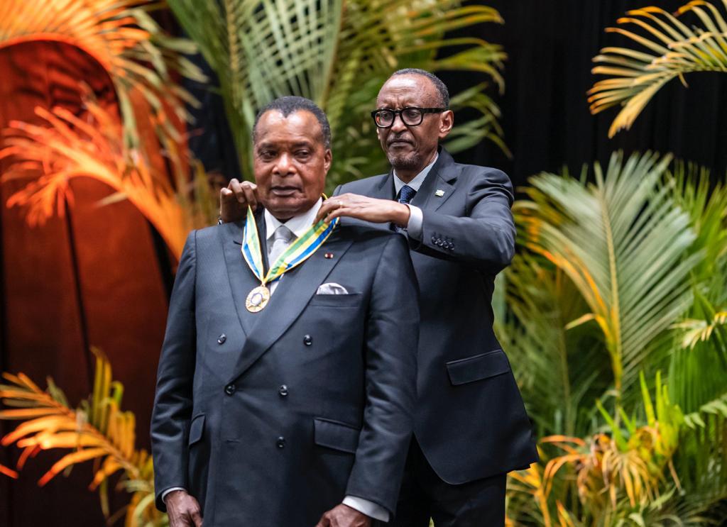 vnsengi's tweet photo. @UrugwiroVillage No doubt #Excellencies,@PaulKagame 🇷🇼&amp; @SassouNGuesso_ 🇨🇬,the dream will become true!1.Where there is a will,there is a way.2.Everything good raises on good leadership.

#One Africa,#One People,#One Destiny.
#Quotes,by Mhe.#Rais🇷🇼,#Gen.Paul KAGAME &amp; Late #Hero Nkwame NKROUMA👇 https://t.co/r0wbrsiotQ