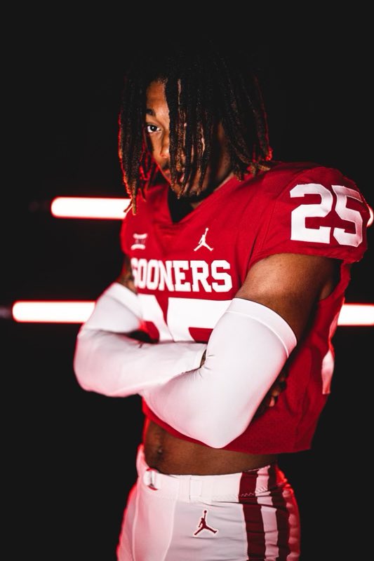 Funny, as unplanned as it was, I got 25 as my college number …then my Deland (at 2 schools)…and now my Daeh!!! Let’s go 2-5✊🏾