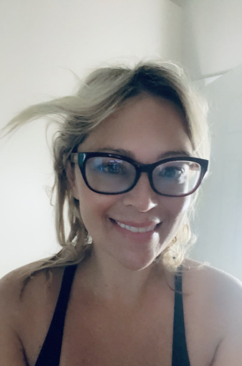 Kiki5794's tweet photo. Good morning/afternoon!! 👀 Pool day Saturday:) 🤣😆☀️♥️ https://t.co/9Utfzu7DPD
