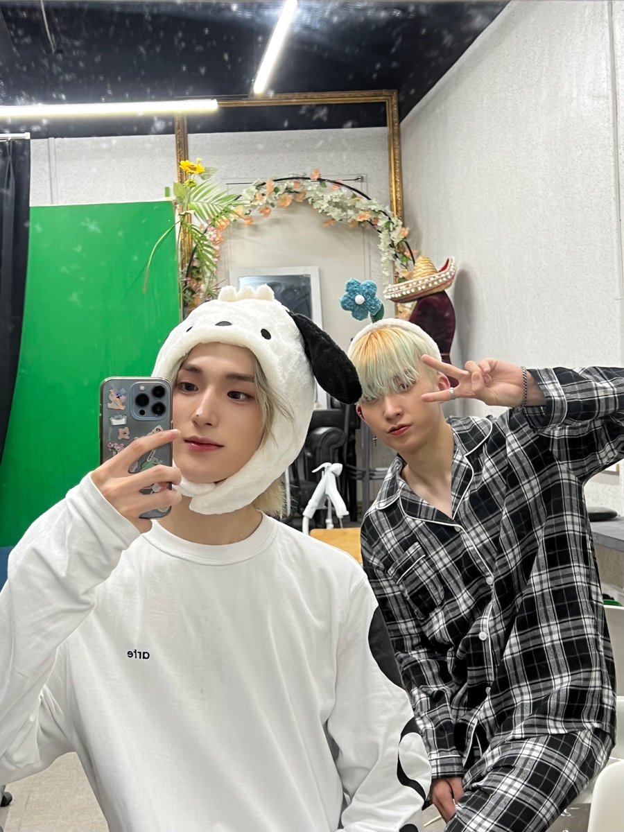 XODIAC_MEMBERS's tweet photo. [#범수] 

수웨규~☺️ 컨텐츠 재밌게 보셨나요?😝

#XODIAC #소디엑 #BEOMSOO #범수 https://t.co/55af771uww