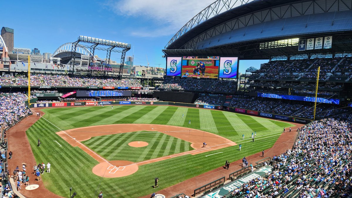 mayank1980's tweet photo. Let's go Mariners!! #SeaUsRise https://t.co/VQxqojbUh8
