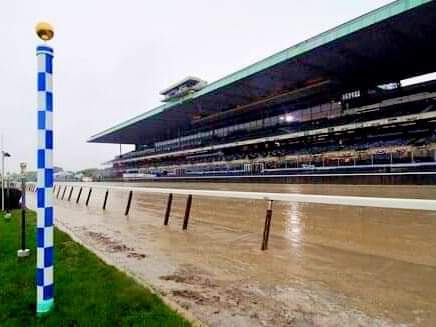 It is the “Secretariat Pole,” which marks the 31 length margin of #Secretariat's smashing victory in the 1973 Belmont Stakes to earn the Triple Crown. Retired NYRA Race Caller Tom Durkin came up with the idea in 2013 to commemorate the 40th anniversary https://t.co/JO7CMzwB4V