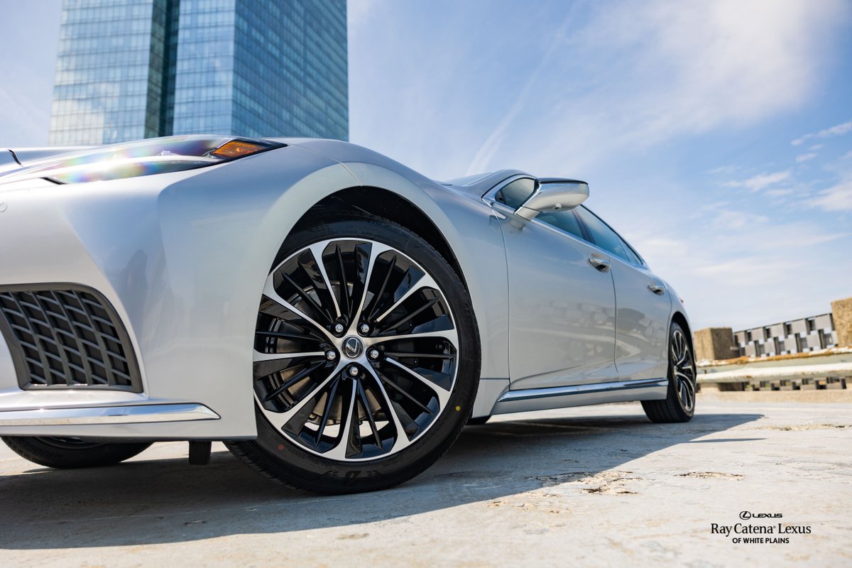 RC_LexusofWP's tweet photo. Experience engineering crafted to not just move you, but move the entire industry forward. #LS500
🔗 https://t.co/ui0S2JTMIE
.
.
.
#RayCatenaLexusofWhitePlains #lexusofwhiteplains #lexus #lexususa #whiteplains #whiteplainsny #lexusls500 https://t.co/AOFholbr5V