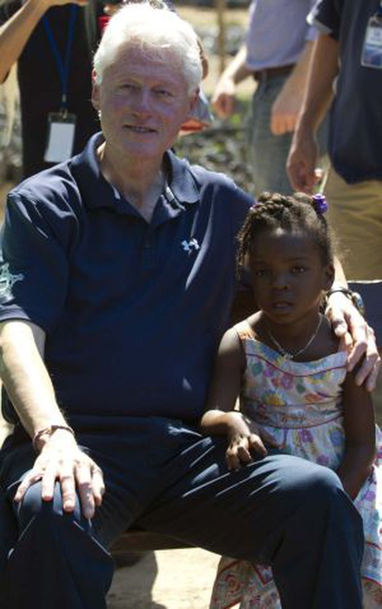 RT @dom_lucre: What’s wrong with photo of Bill Clinton and this little girl in Haiti? https://t.co/RfQur9k5Rw
