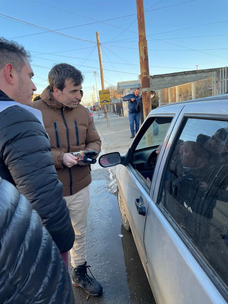 oscarrubinos's tweet photo. Estamos recorriendo los Barrios en Río Grande, llevando nuestra propuesta, conversando con los vecinos y vecinas y sobre todo escuchándolos.. 
@horaciorlarreta @GerardoMorales 

#HagamosElCambioDeNuestrasVidas https://t.co/5ai7Iptu2Q