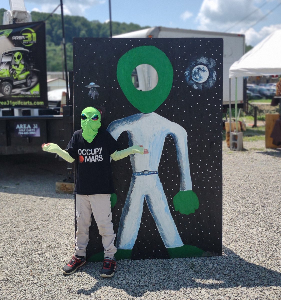 kecksburgalien's tweet image. #idontgetit #kecksburgufofestival