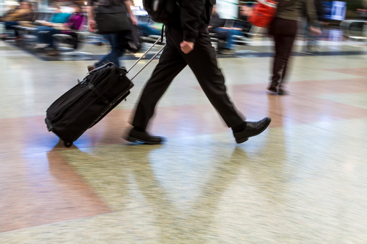 IATA's tweet photo. Recently, @ACIWorld released its annual airport ranking, highlighting the remarkable resurgence of international air travel across various hubs in 2022.

🇺🇸 airports secured the top four positions in terms of total passenger traffic.

2/6 https://t.co/X5lSPGGDTv