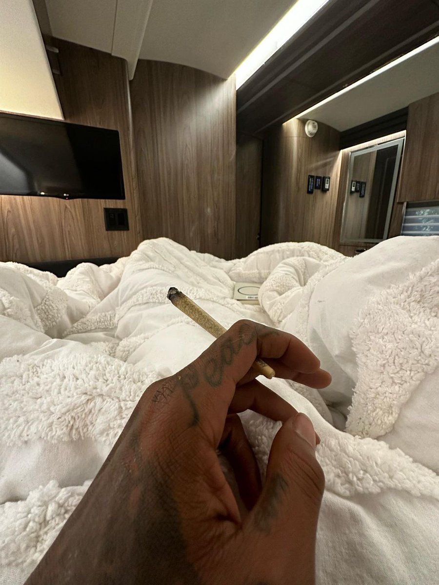 Wiz Khalifa tweet media